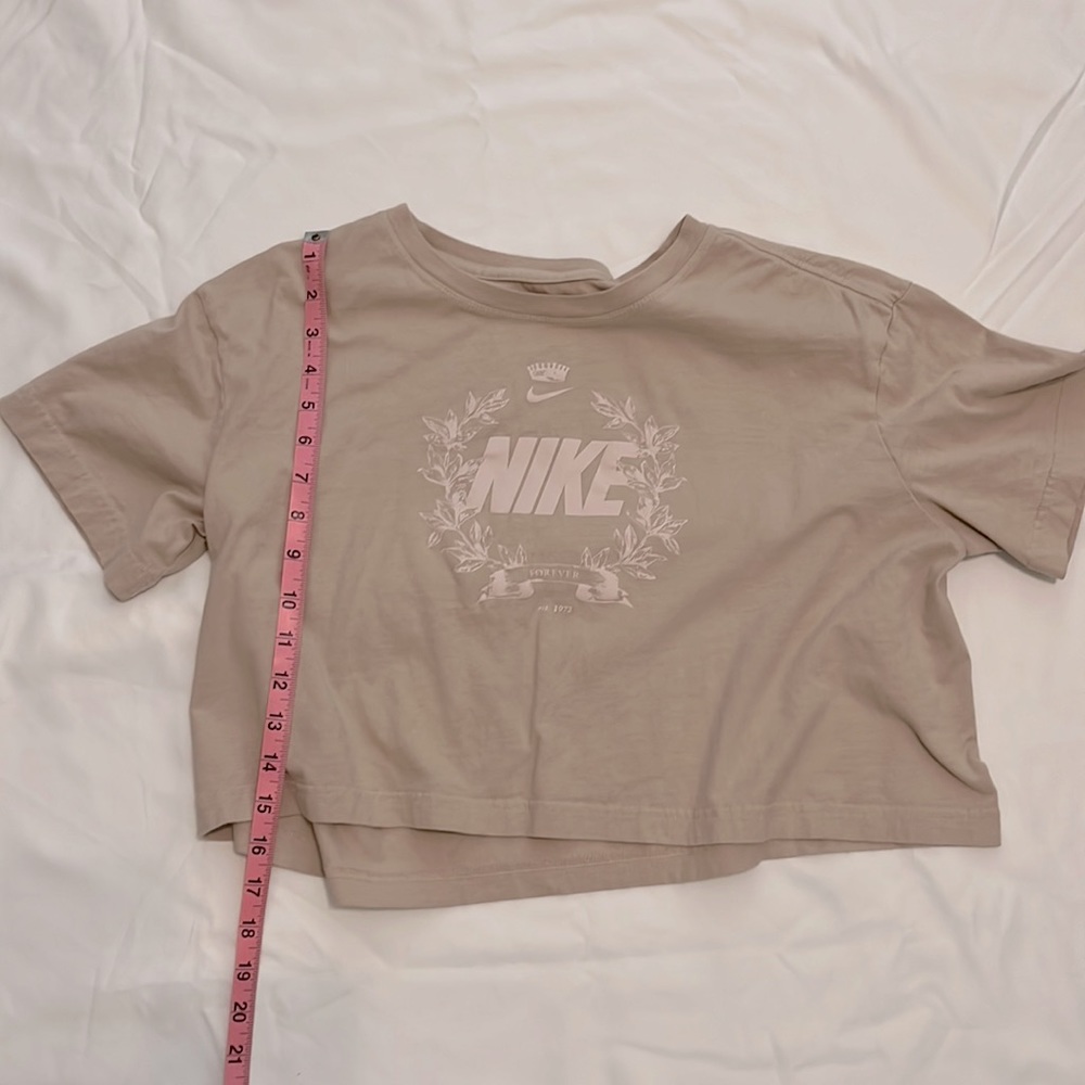 Nike wide, cropped tshirt. Tan with pale pink. Size M.